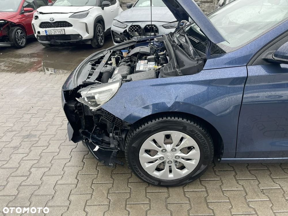 Hyundai i30 blue 1.4 Classic - 4