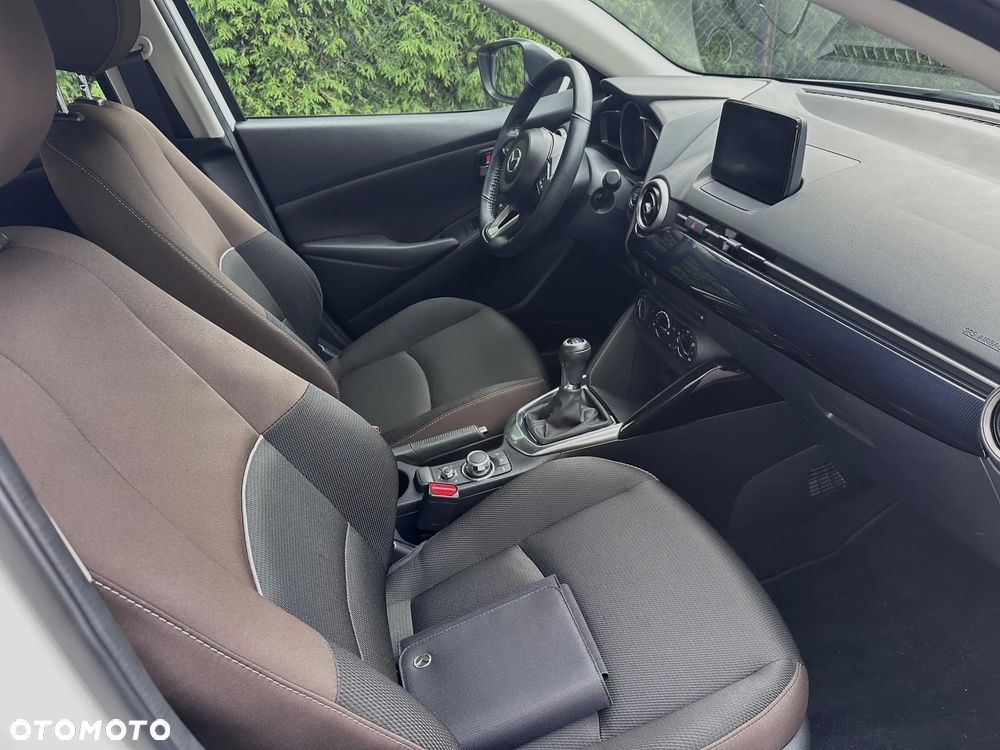 Mazda 2 Hybrid - 5