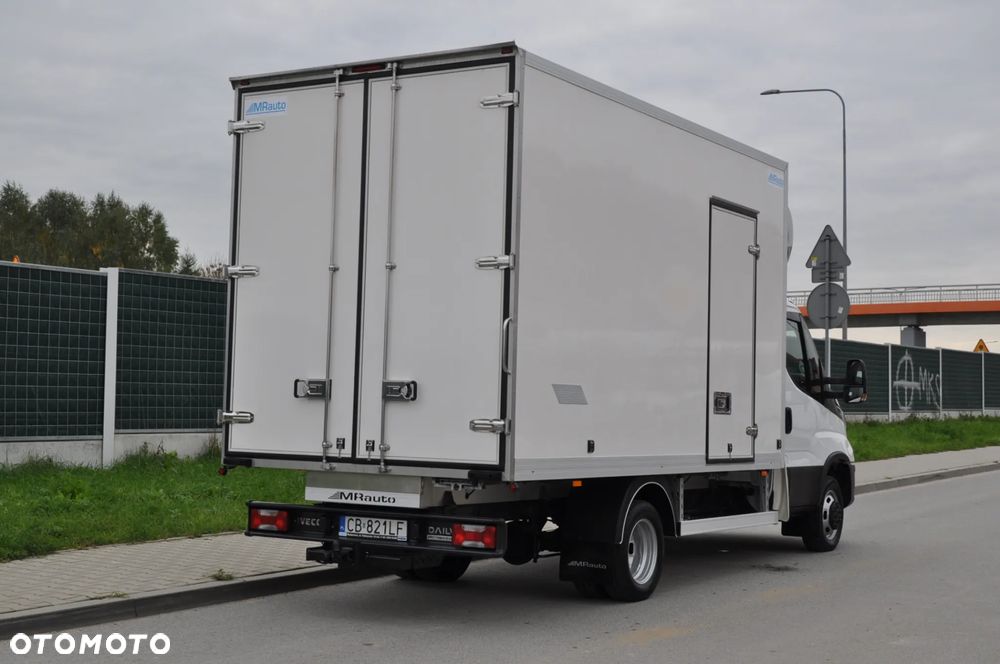 Iveco DAILY 156KM AUTOMAT CHŁODNIA IZOTERMA KRAJOWE BEZWYPADKOWE - 3
