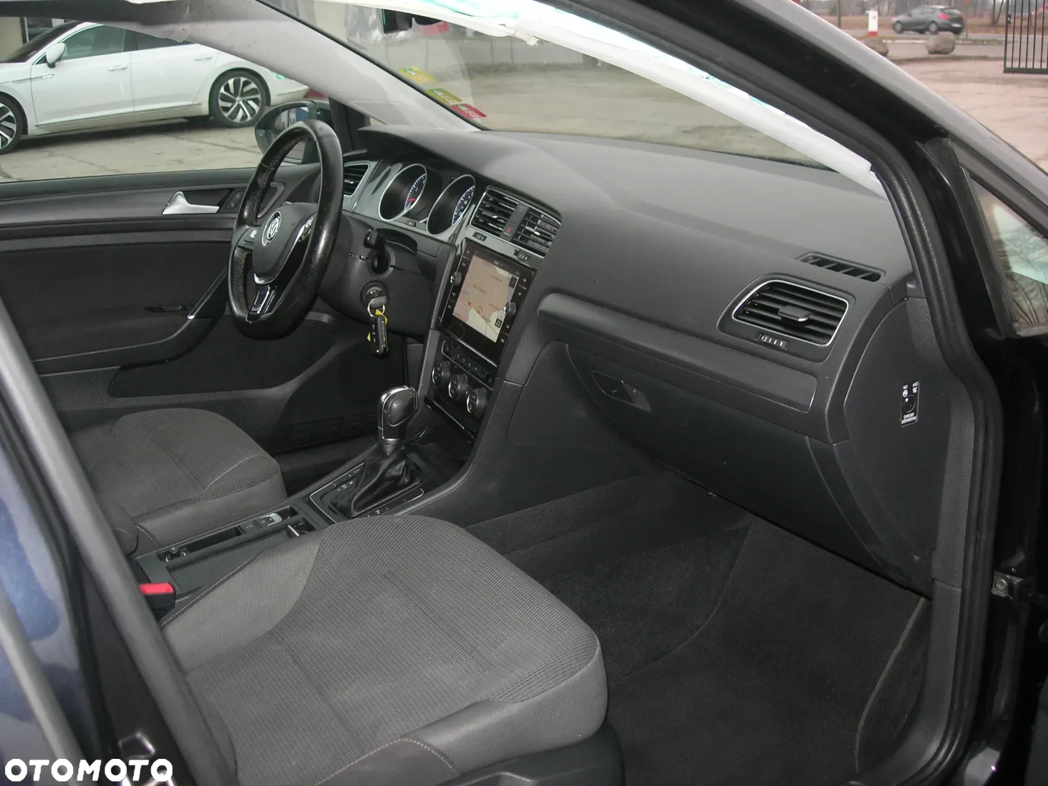 Volkswagen Golf - 21