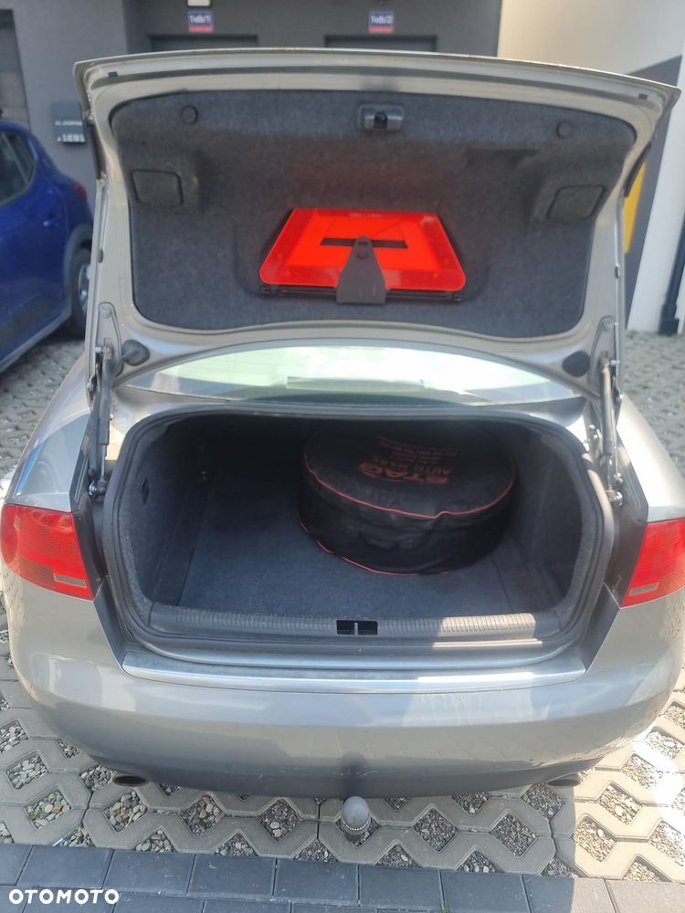 Audi A4 Limousine - 3