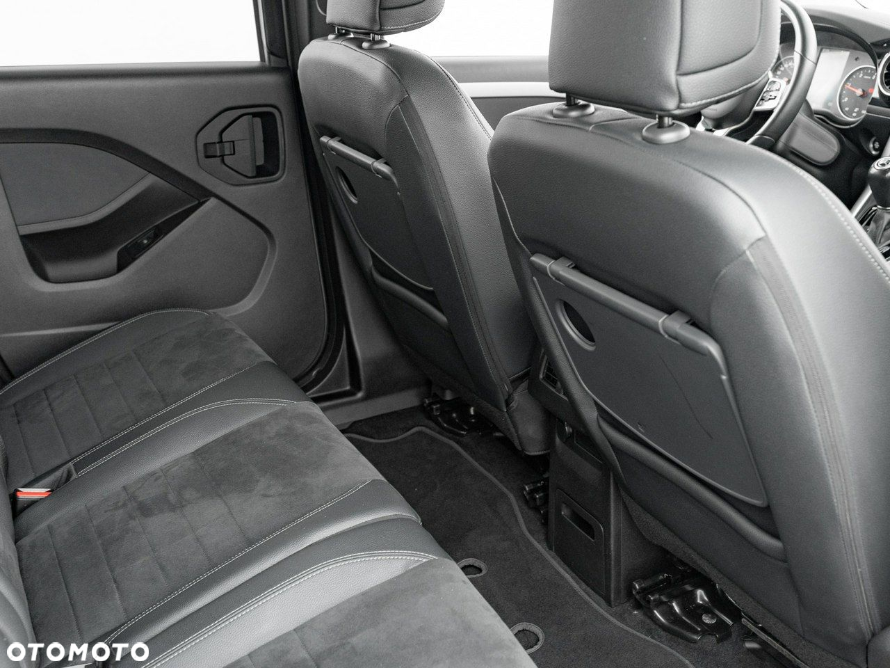 Mercedes-Benz Klasa T 180 d Progressive - 25