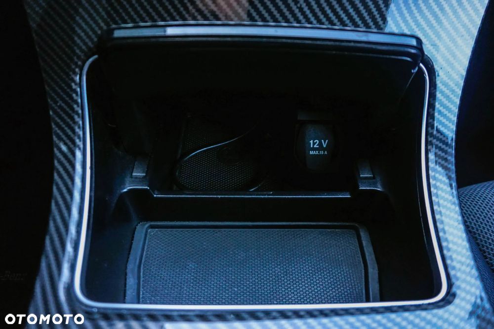 Mercedes-Benz Klasa C 180 (BlueTEC) d 7G-TRONIC AMG Line - 25