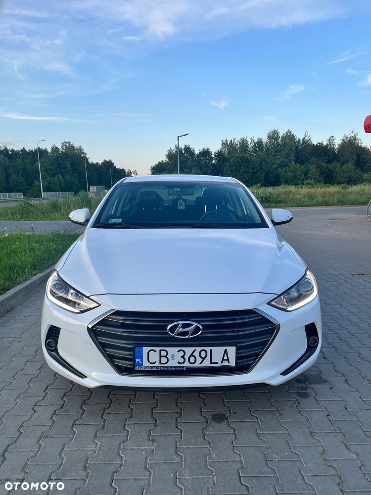 Hyundai Elantra - 1