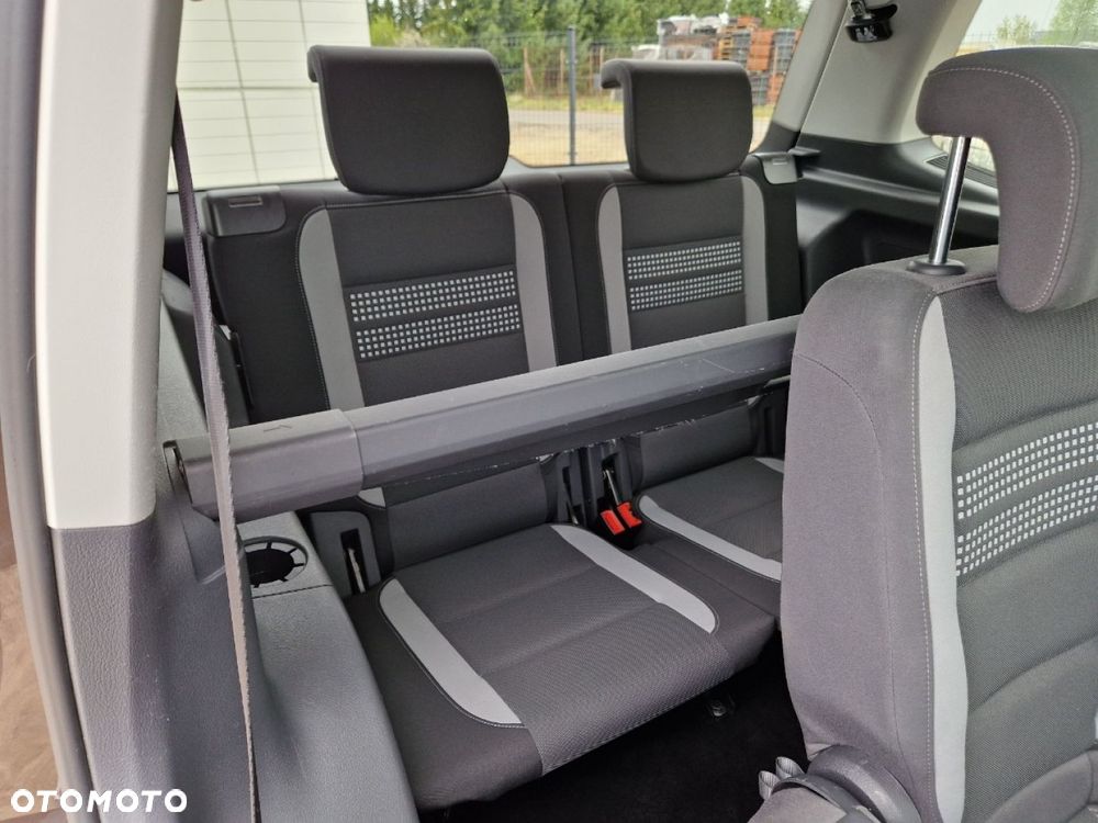 Volkswagen Touran 2.0 TDI DPF DSG Life - 20