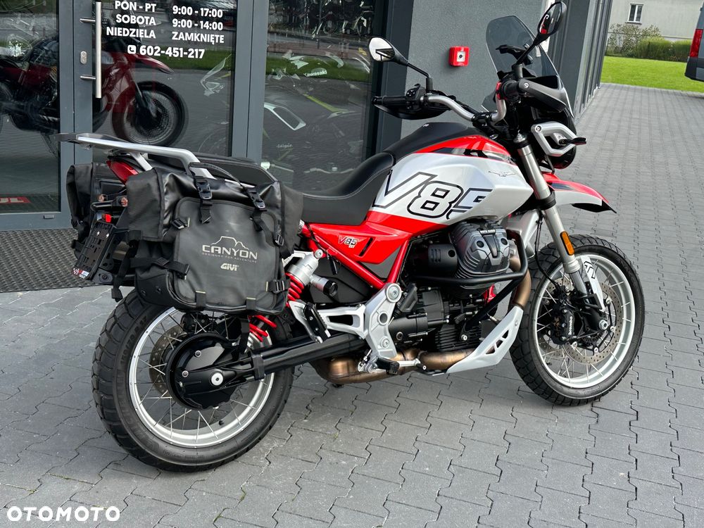 Moto Guzzi V85 - 4