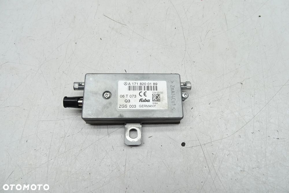 Mercedes SLK R171 Wzmazniacz anteny 1718200189 - 1