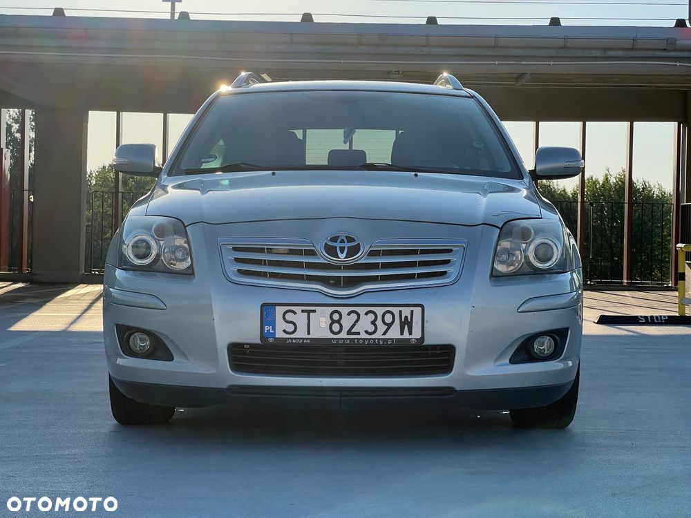 Toyota Avensis 1.8 VVT-i Combi - 2