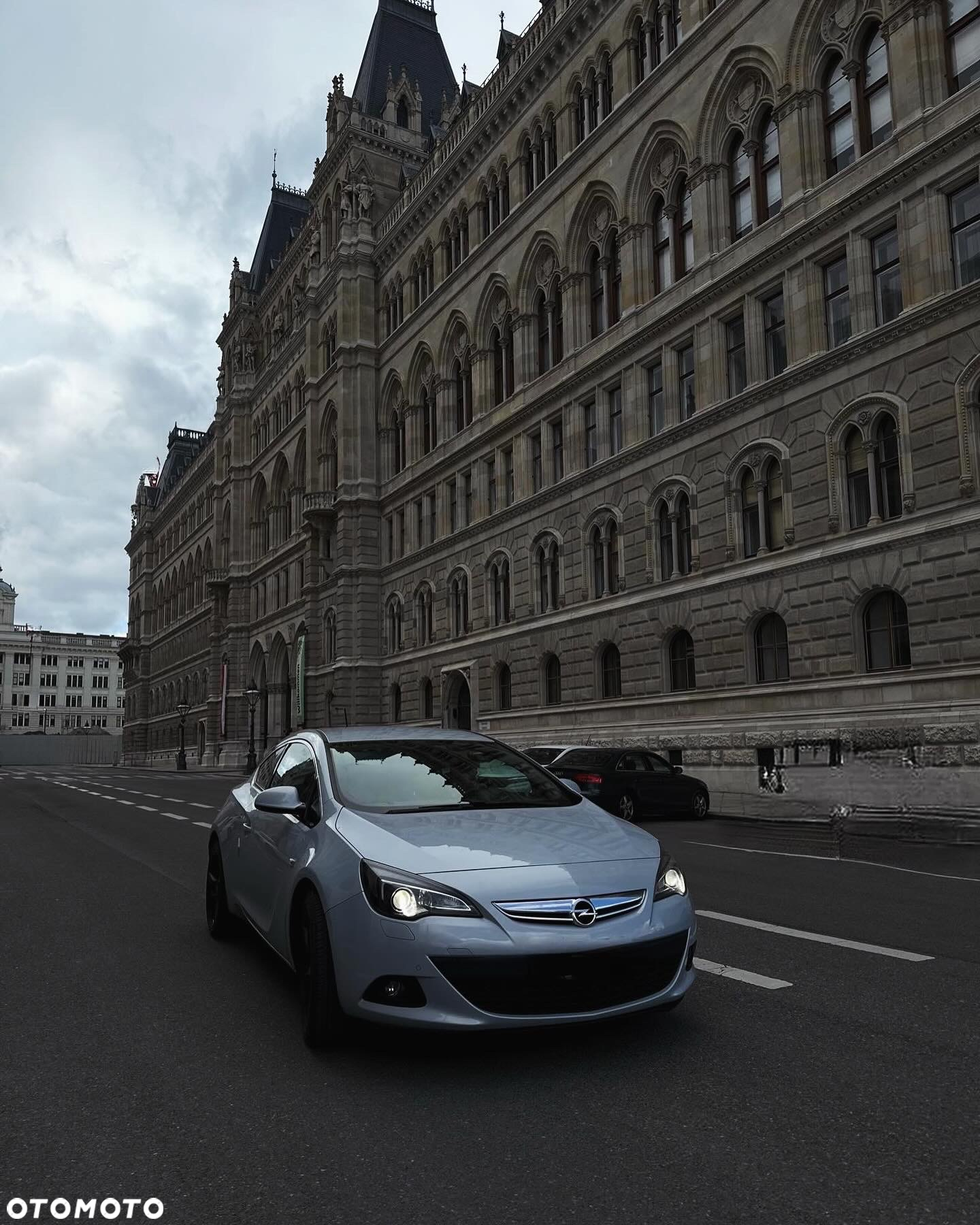 Opel Astra IV GTC 1.6 T Sport - 18