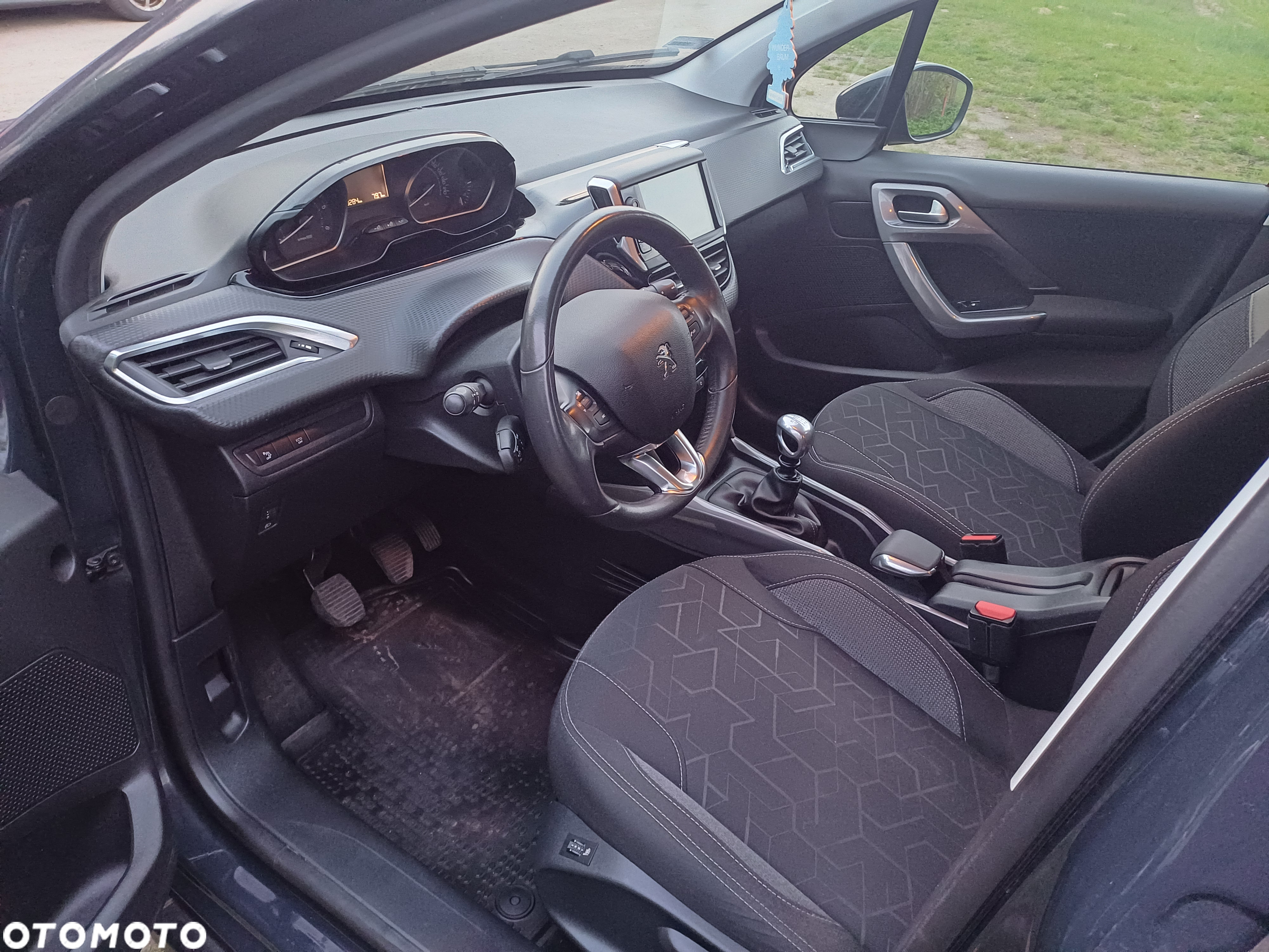 Peugeot 2008 1.5 BlueHDi Signature - 8