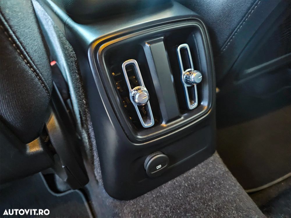 Volvo XC 40 T5 Recharge DKG Plus Bright - 12