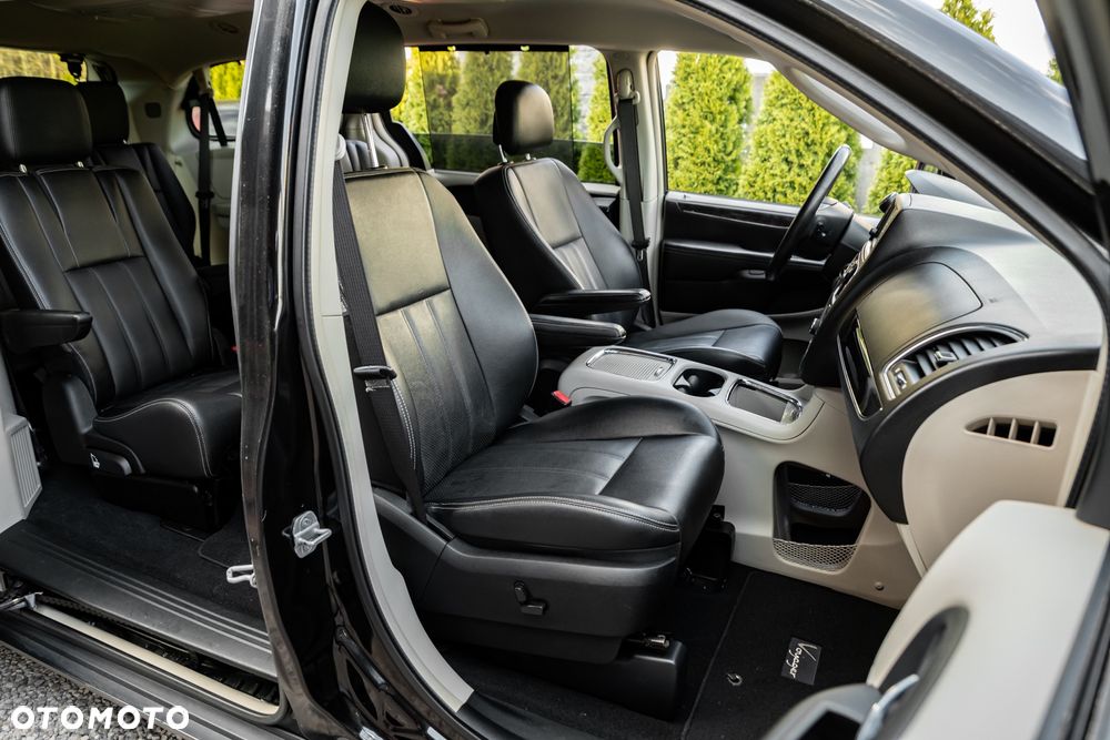 Lancia Voyager 3.6 Platinum - 27