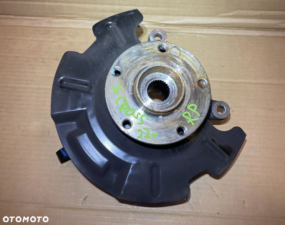 Zwrotnica prawy przód Suzuki SX4 S-Cross 1.4 TB Hyb 2022r OE - 1