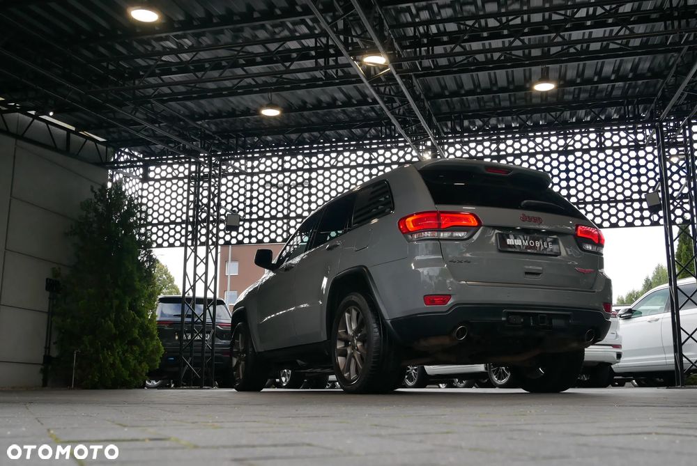 Jeep Grand Cherokee - 39