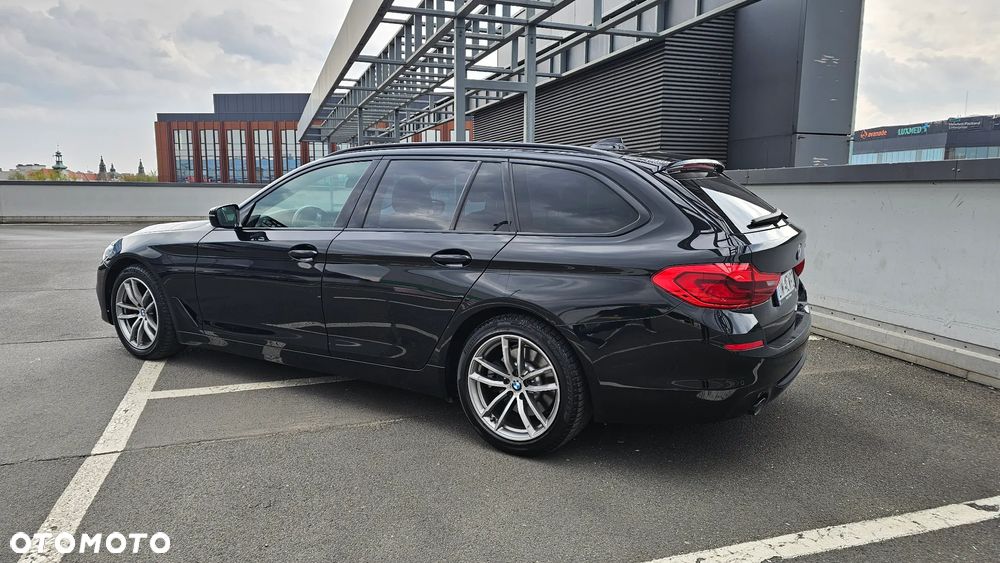 BMW Seria 5 518d Sport Line - 4