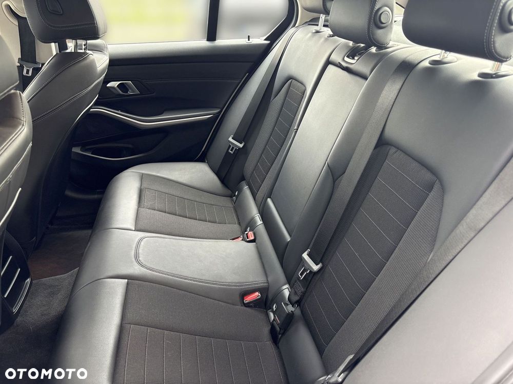 BMW Seria 3 - 16