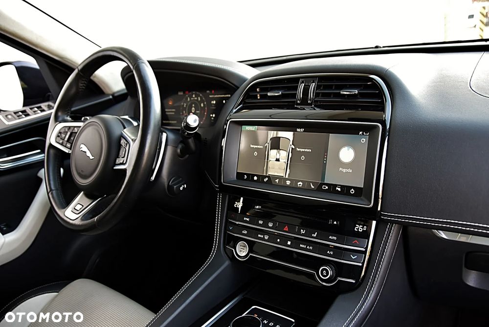 Jaguar F-Pace 2.0 i4P AWD R-Sport - 40