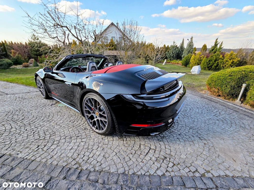 Porsche 911 Carrera 4S - 18