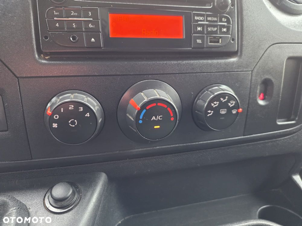 Nissan NV400 - 21