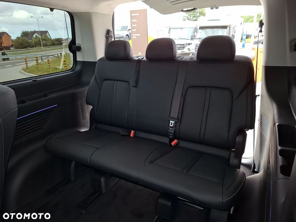 Hyundai Staria 1.6 T-GDI HEV Luxury - 36