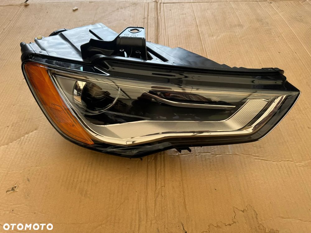 Audi A3 8V reflektor prawy xenon USA