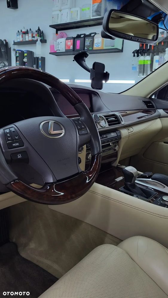 Lexus LS 460 AWD - 9
