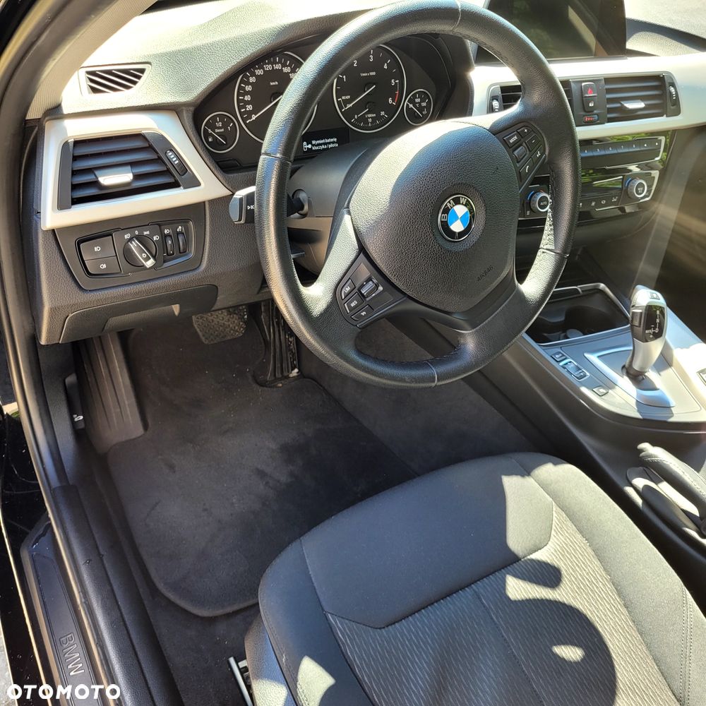BMW Seria 3 320d - 10
