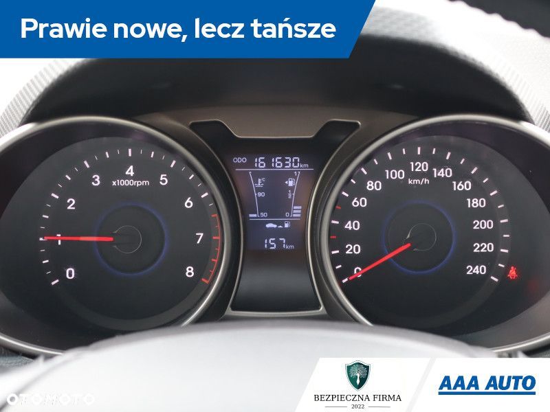 Hyundai Veloster - 12