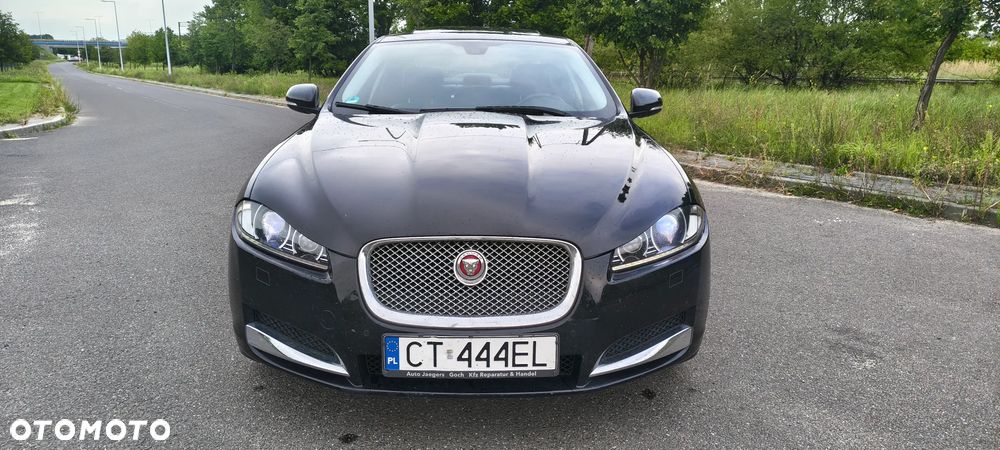 Jaguar XF 2.2 D Luxury - 11