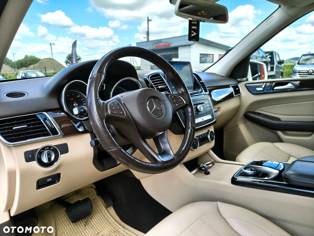 Mercedes-Benz GLE - 16