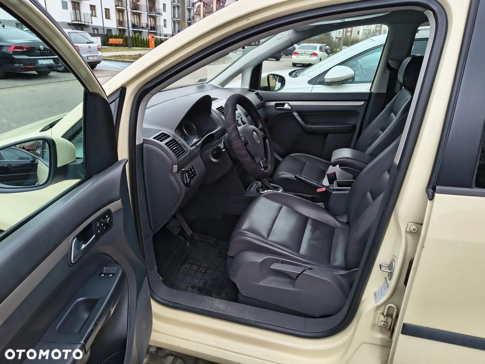 Volkswagen Touran 1.9 TDI DPF DSG Freestyle - 2