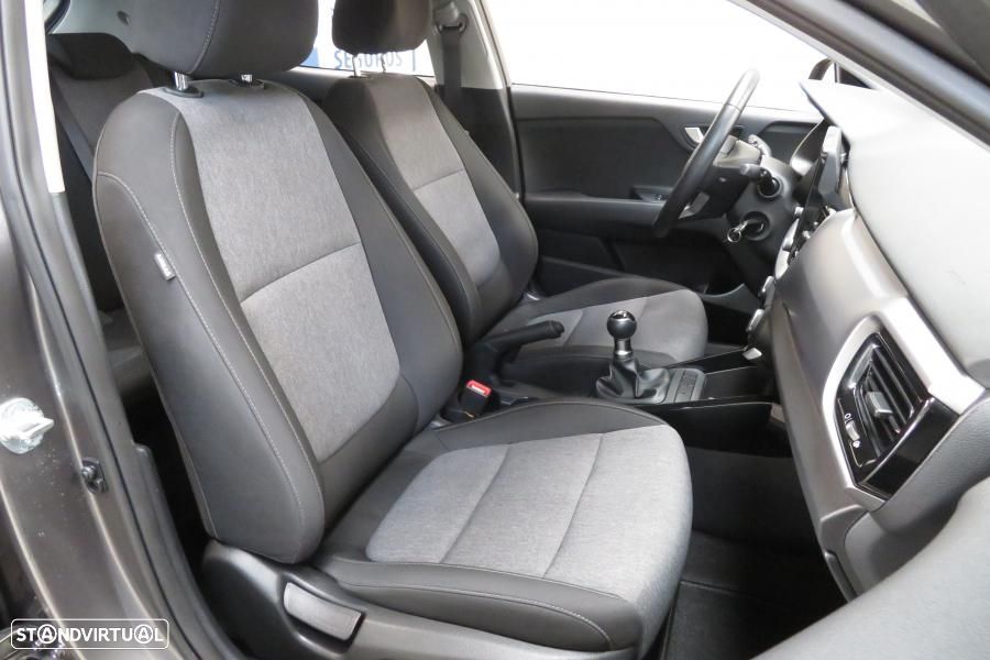 Kia Stonic 1.2 MPi Dynamic - 10