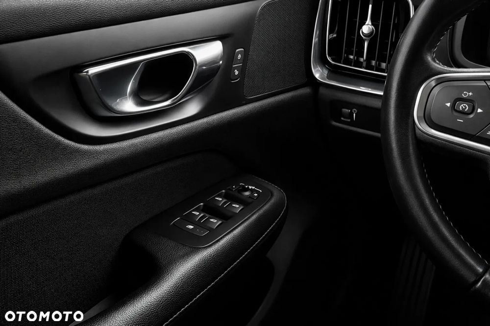 Volvo V60 D3 Momentum - 8