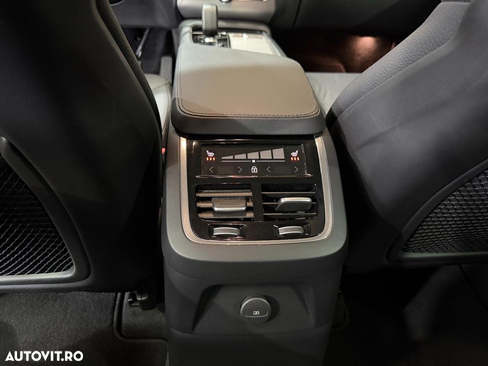 Volvo XC 90 T8 AWD Core - 28