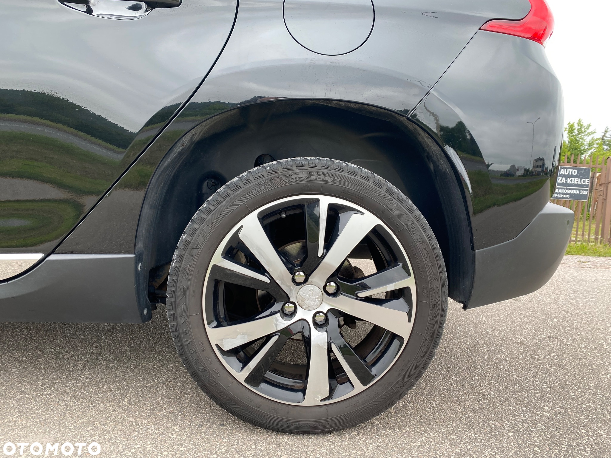 Peugeot 2008 1.6 e-HDi Allure S&S - 20