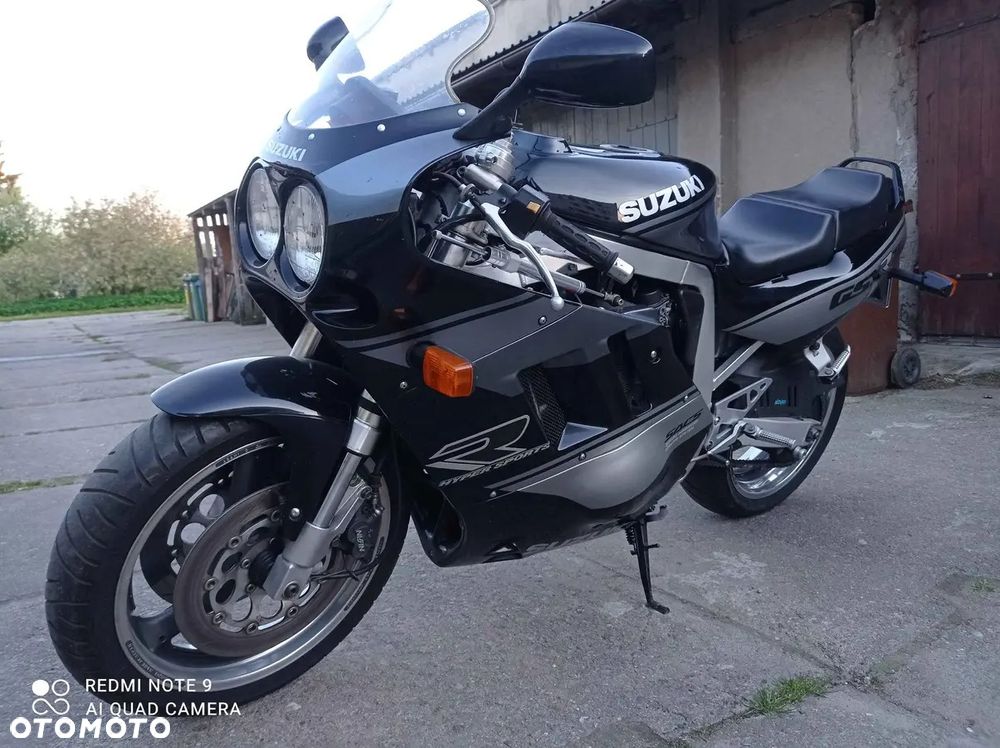 Suzuki GSX-R - 3