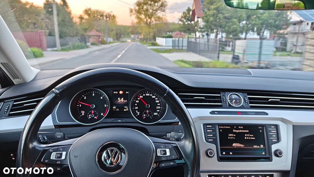 Volkswagen Passat 2.0 TDI BMT Comfortline DSG - 28