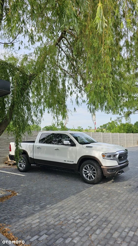 Dodge RAM 1500 5.7 4x4 - 16