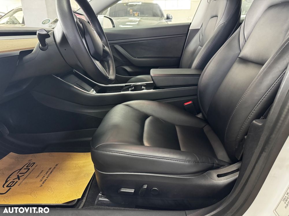Tesla Model 3 - 21