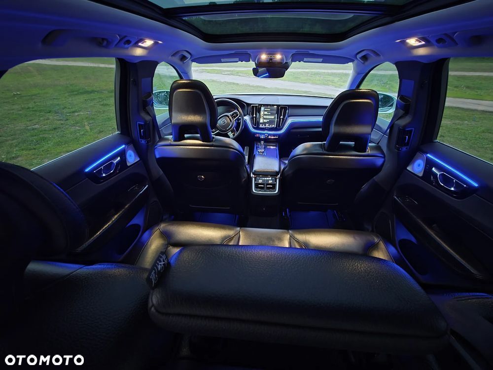 Volvo XC 60 T5 AWD Momentum Pro - 13