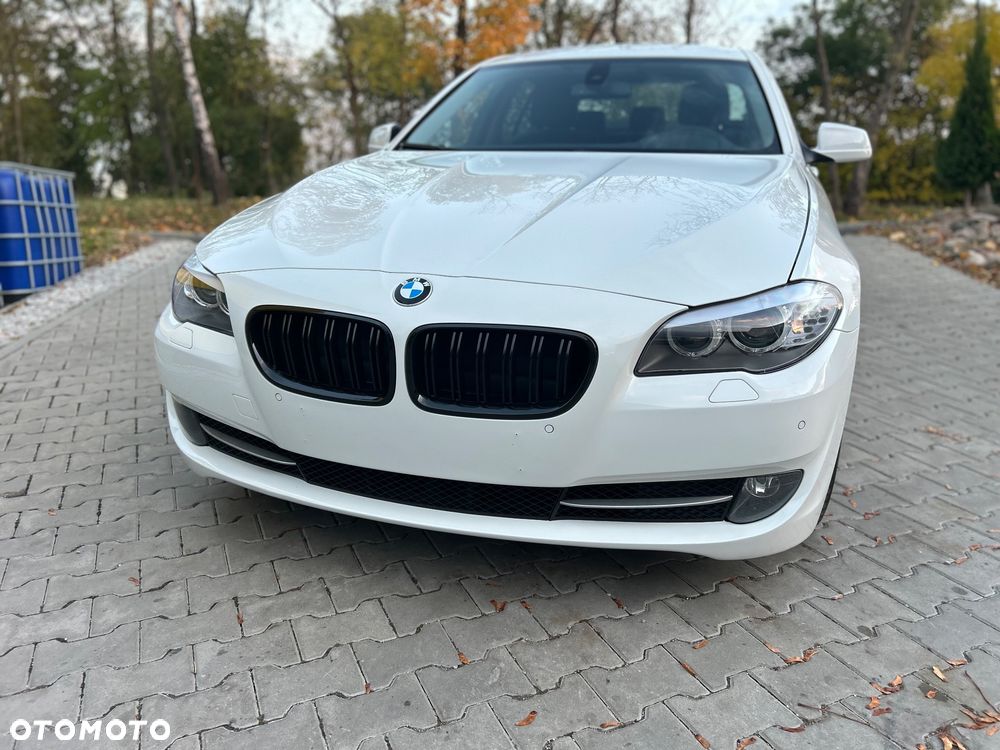 BMW 5 Series 2011 photo 3