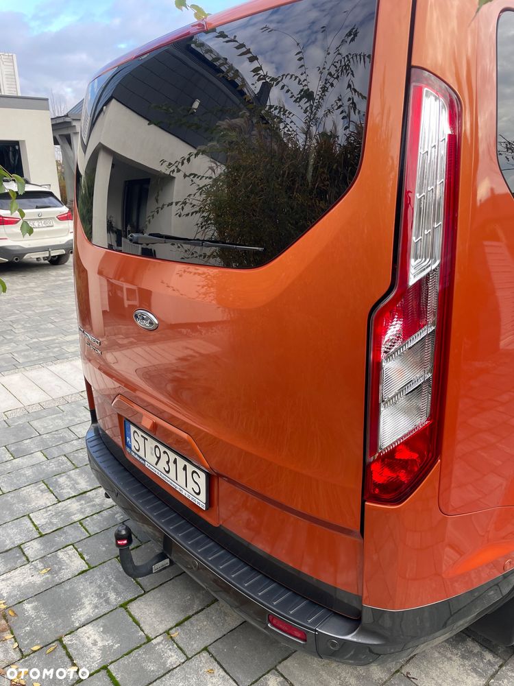 Ford Tourneo Custom - 16