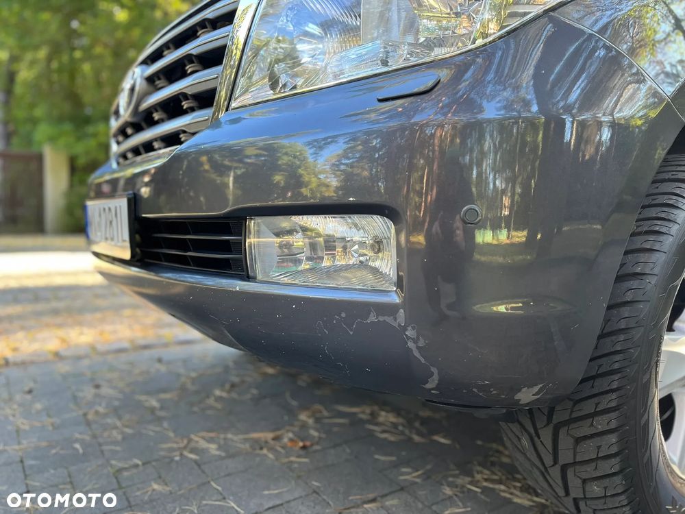 Toyota Land Cruiser - 20