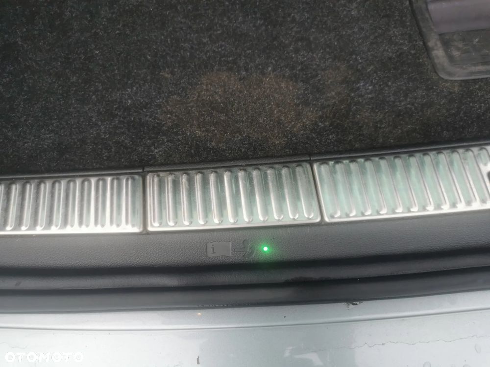 Skoda Superb 2.0 TDI DSG Premium Edition - 34