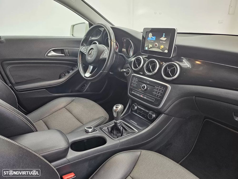 Mercedes-Benz CLA 180 d Urban - 25