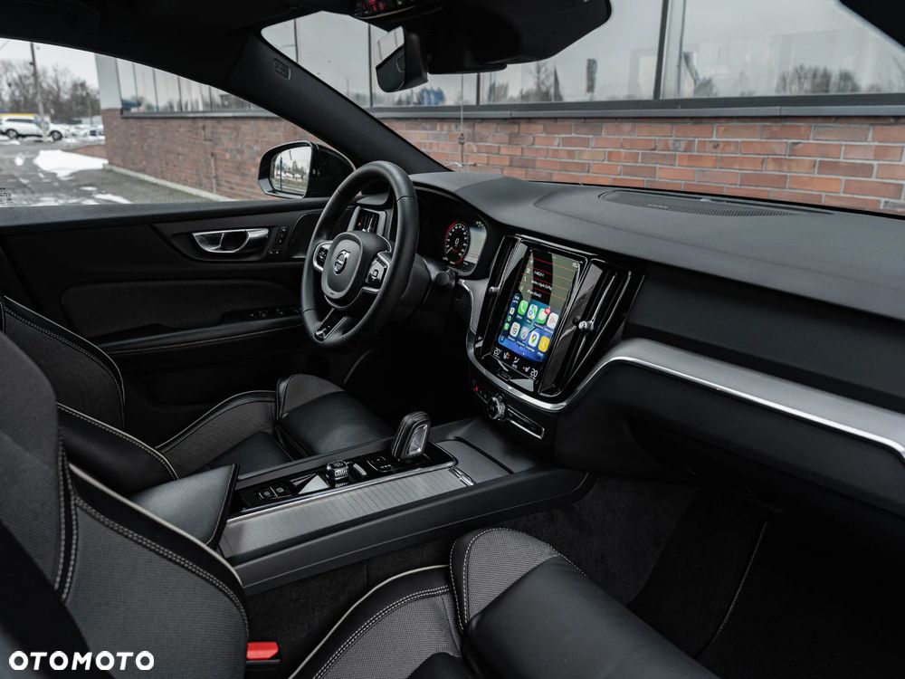 Volvo S60 B4 B DKG Plus Dark - 25