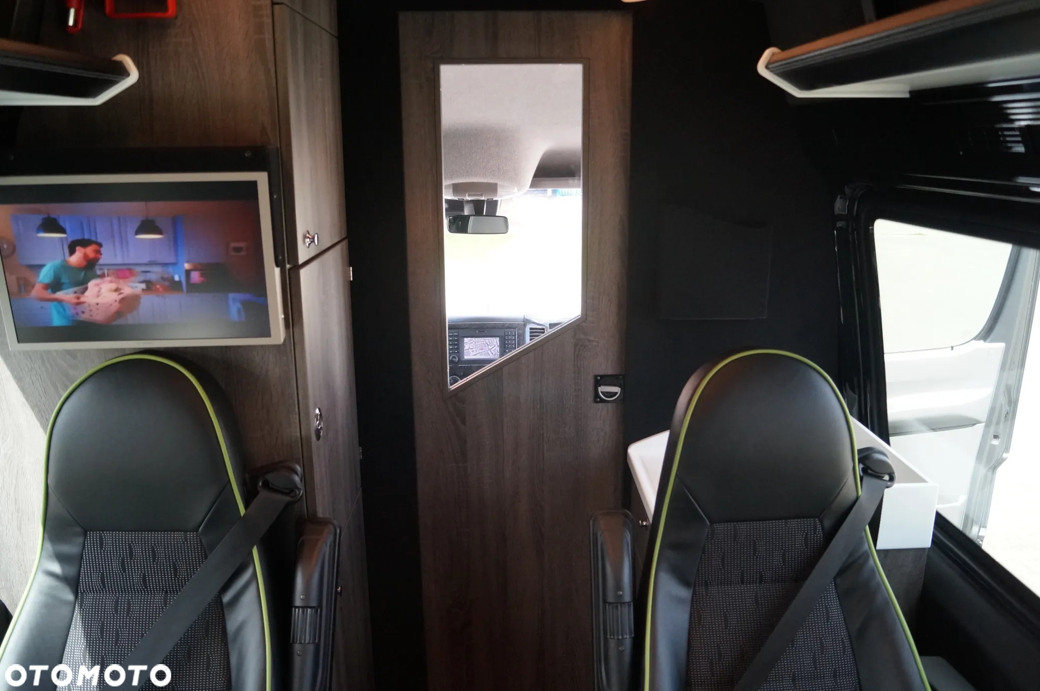 Mercedes-Benz Sprinter - 28