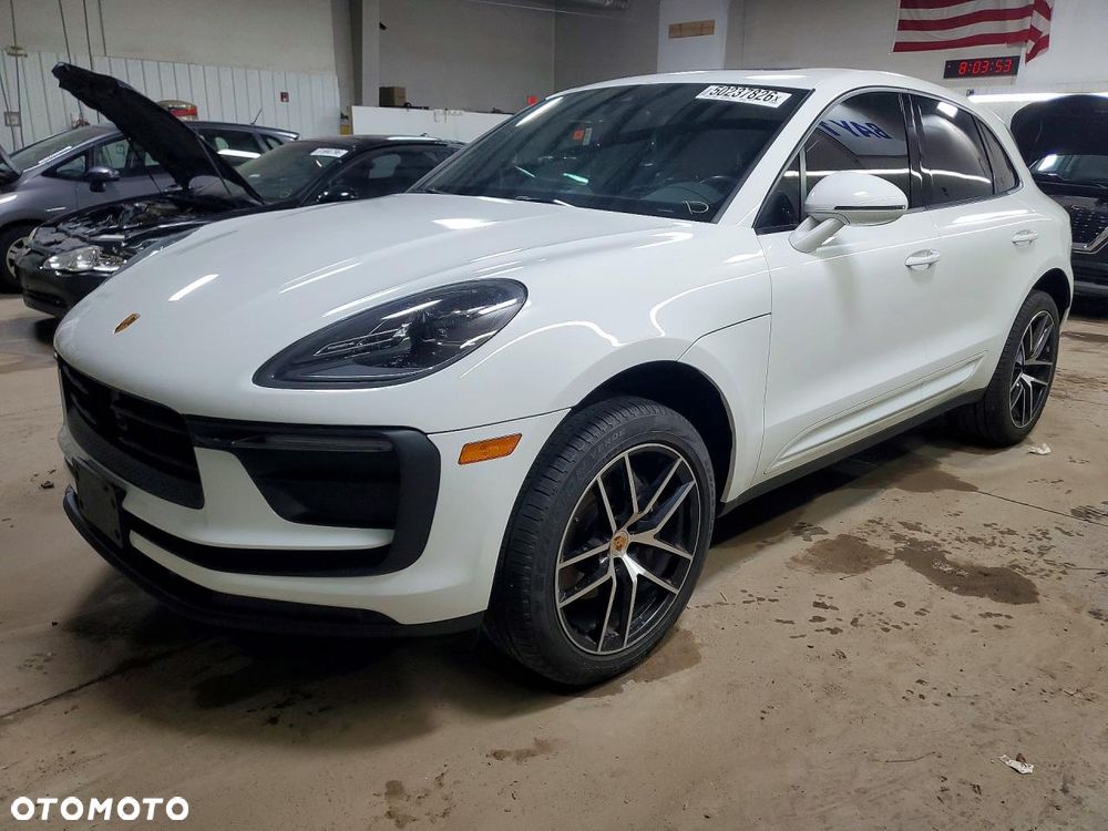 Porsche Macan - 1