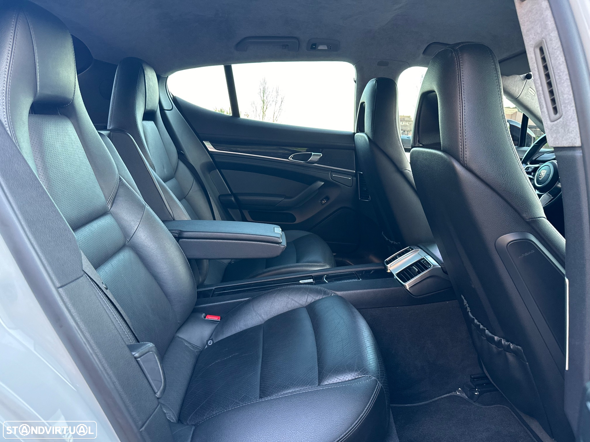 Porsche Panamera Platinum Edition - 40