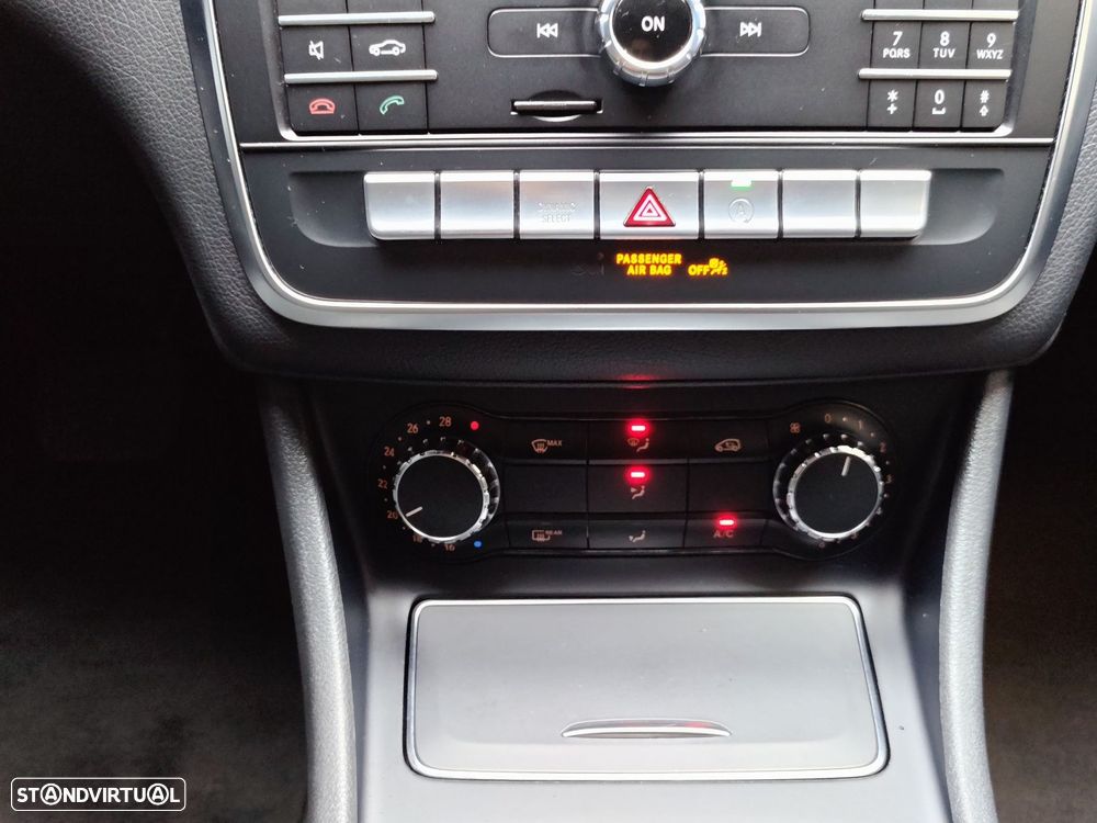Mercedes-Benz CLA 200 (CDI) d 4Matic 7G-DCT Urban - 17